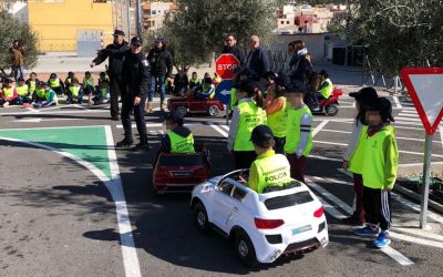 The Council of Public Safety of Redován teaches road safety to the students of the Sacred Hearts school