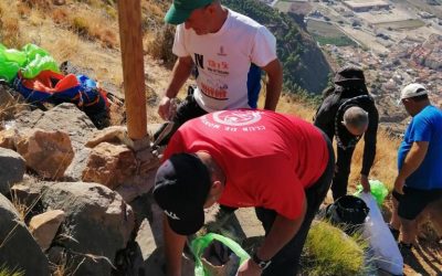 Redován cleans and marks the path of Los Coloraos in the mountains with a grant of 4.924 euros from the Provincial Council