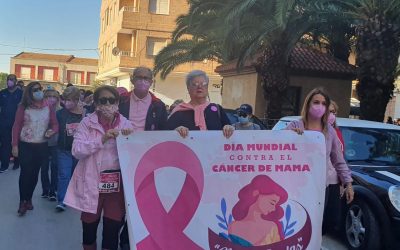 El color rosa inunda las calles de Redován con una marcha solidaria contra el cáncer de mama